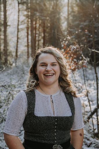 Stella-Isabel Schlader